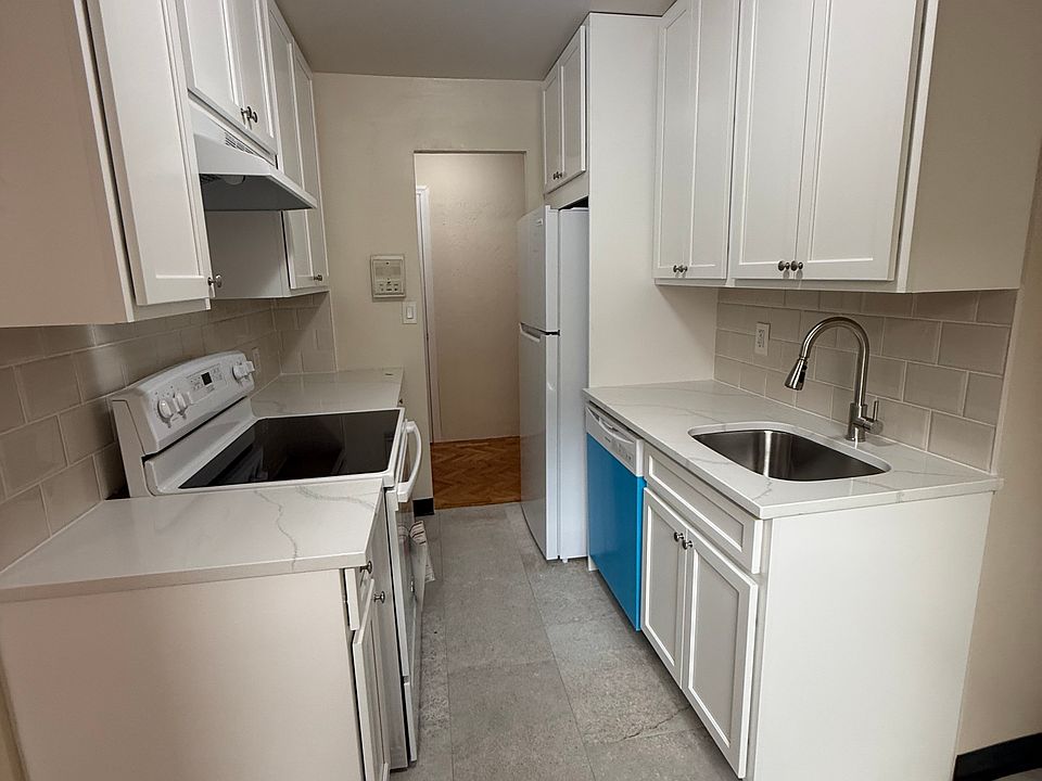 1st image of 170 72nd St Floor 3