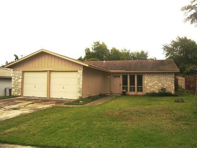 1st image of 7810 Hollow Oak St