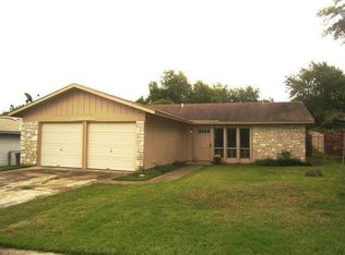7810 Hollow Oak St, Live Oak, TX 78233