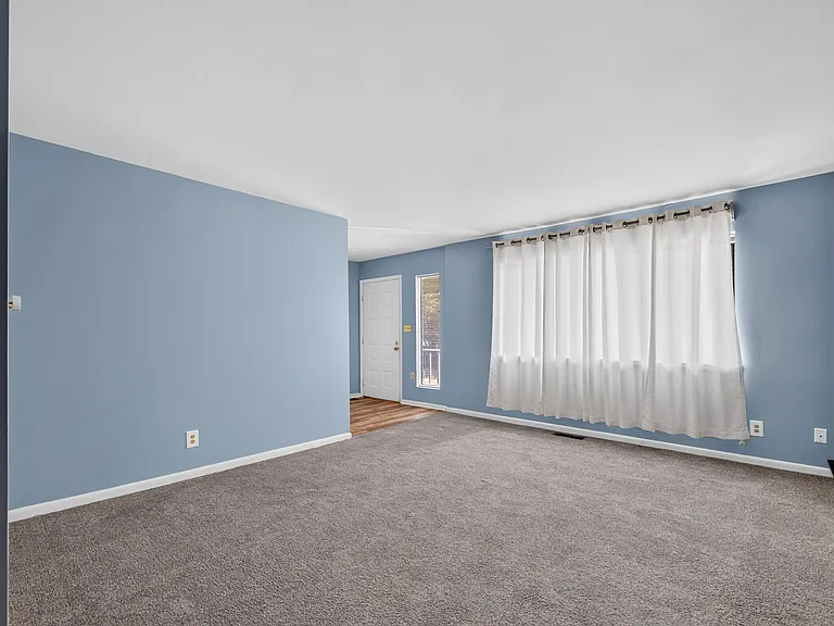 225 Harvest Dr — Photo 11