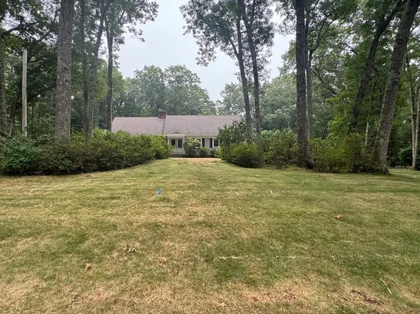 199 Country Dr, Weston, MA 02493