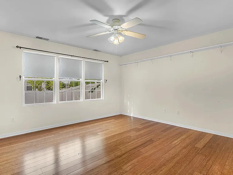 1742 Dogwood Dr — Photo 5