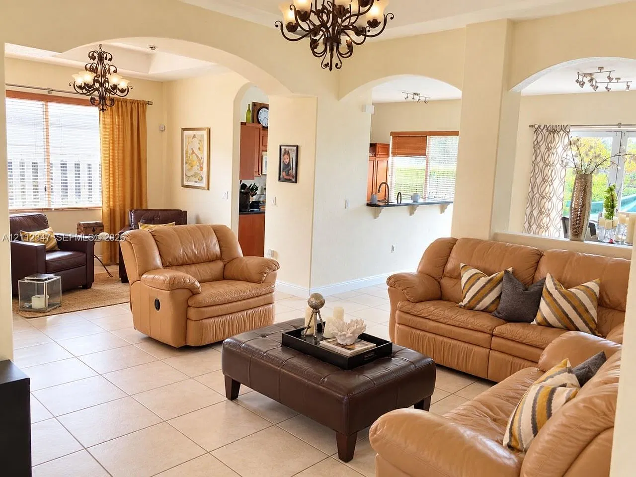 3 bed, 2.0 bath, 1748 sqft, $3,800 — Photo 2