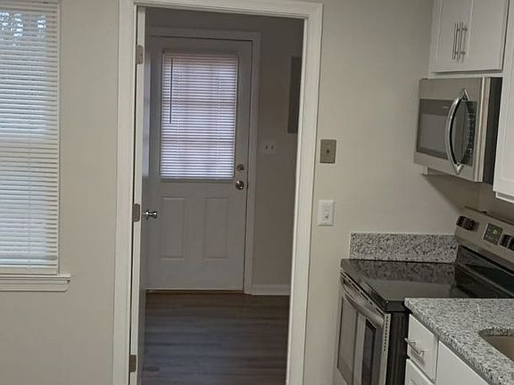 3rd image of 314-316 Brookedge Dr