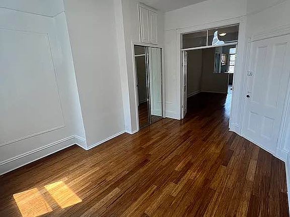 4th image of 3166 43rd St APT 2L