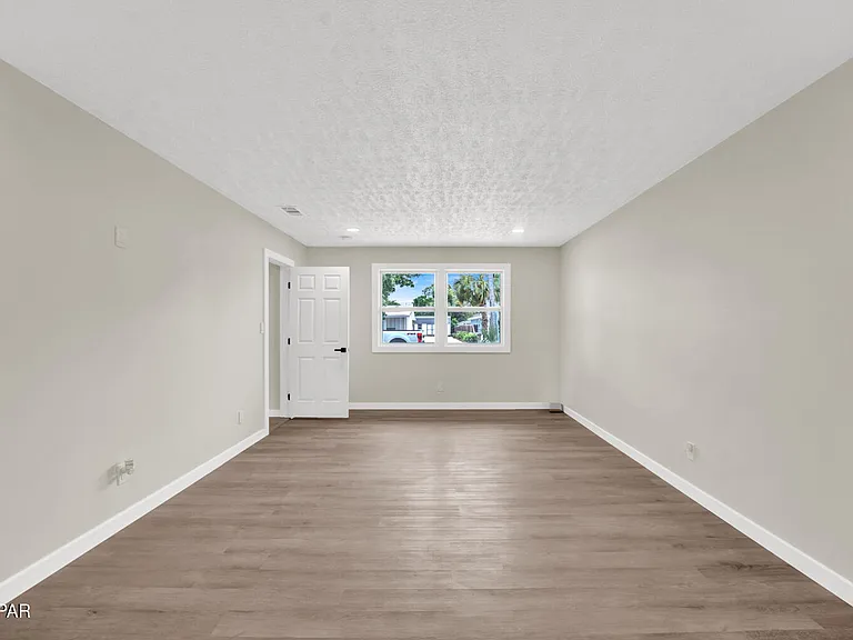 1408 Wilmont Ave — Photo 17