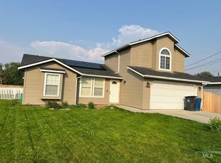 1504 4th St N, Nampa, ID 83687