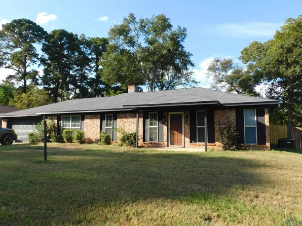 2204 Woodbine Dr, Gladewater, TX 75647