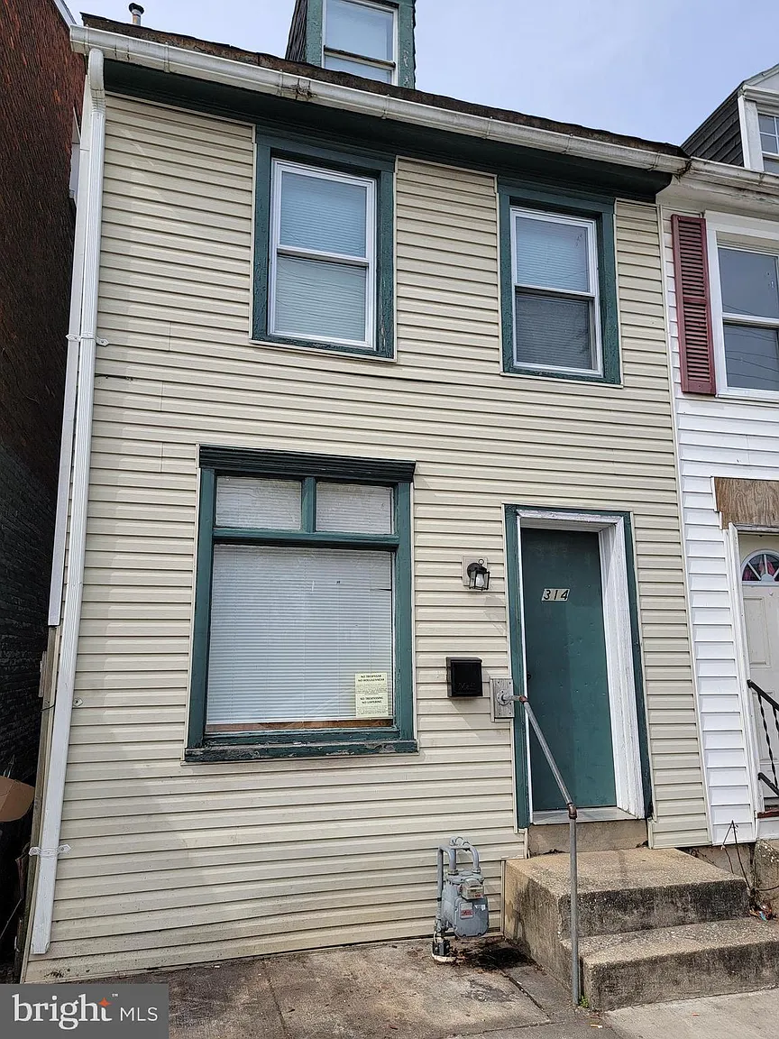314 S Pershing Ave photo 1
