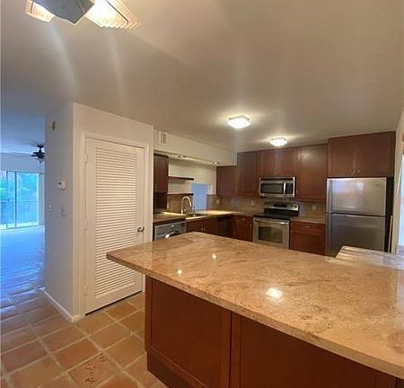 5th image of 620 Tennis Club Dr APT 303