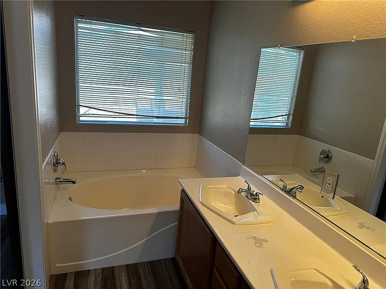 2229 Maple Shade St — Photo 15