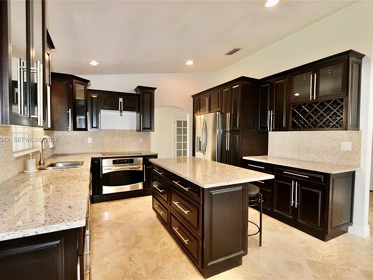 5785 SW 89th Ave — Photo 3