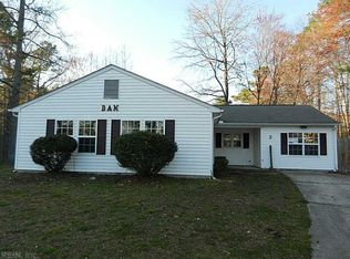 2 Sandy Lake Dr, Hampton, VA 23666