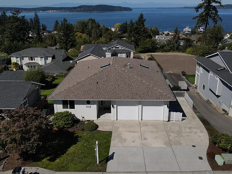 1207 Sequalish St — Photo 4