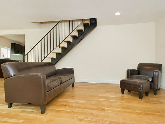 3rd image of 421 W 260th St