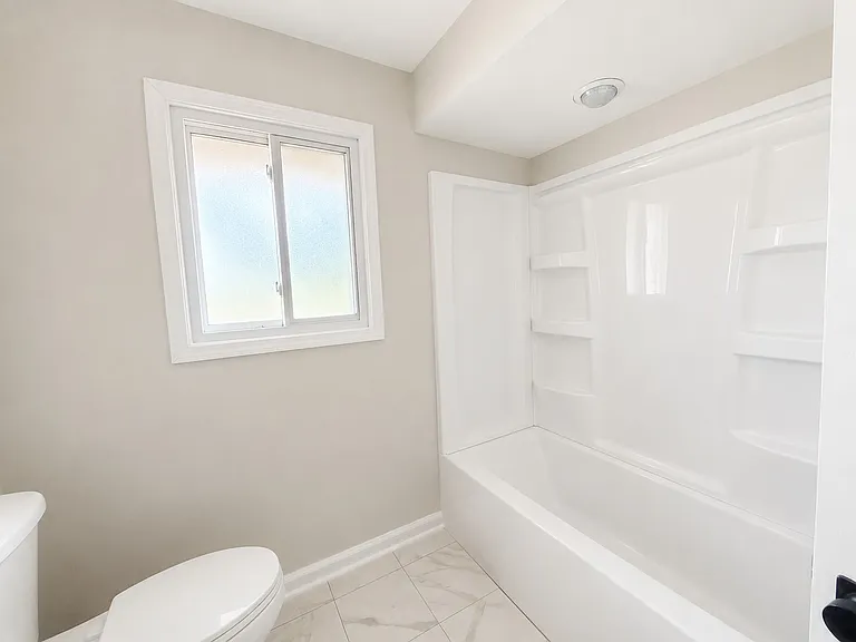 643 Pine Ave NW — Photo 9
