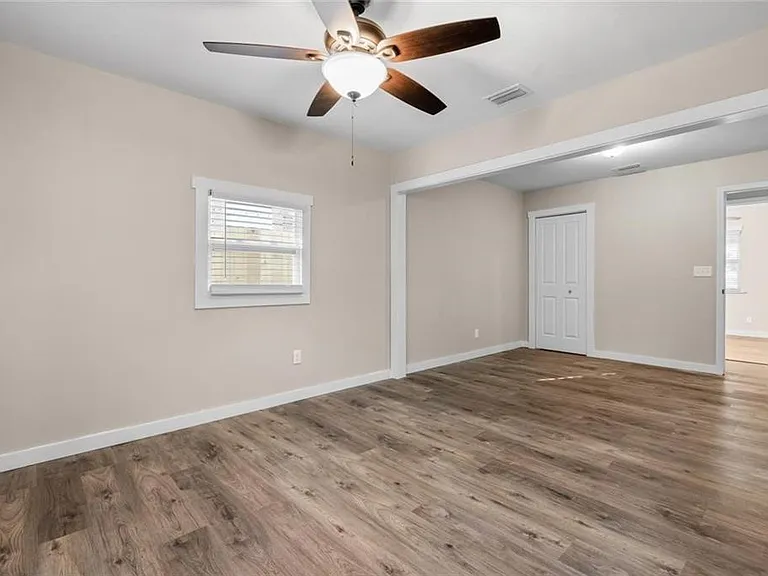 920 Johnston St — Photo 7