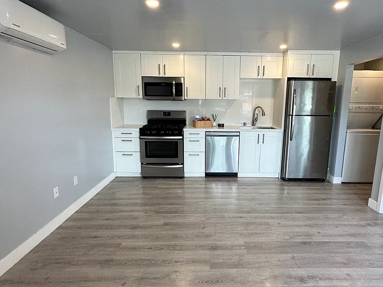 Darlene Ct — Photo 6