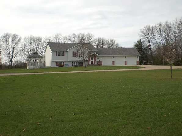 2697 Hennepin Ave, Glencoe, MN 55336