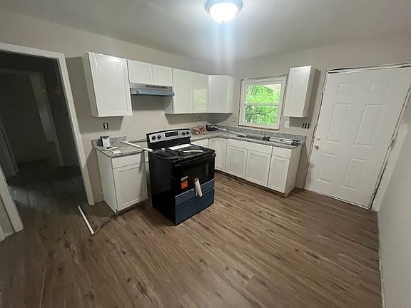 2nd image of 1624 College St SE #1
