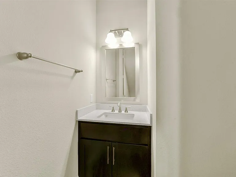 734 N Shepherd Dr — Photo 20