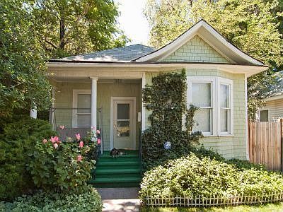 1st image of 362 Roosevelt Ave