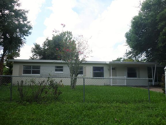 3rd image of 1178 Lake Lucerne Cir