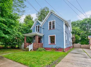 341 Charles Ave SE, Grand Rapids, MI 49503
