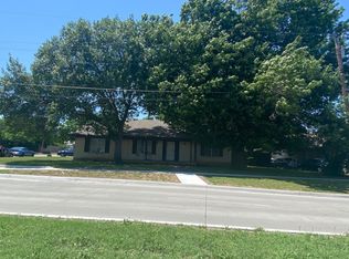 233 SW 3rd St, Grand Prairie, TX 75051