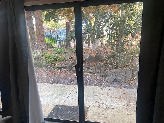 4th image of 396 Creekview Dr