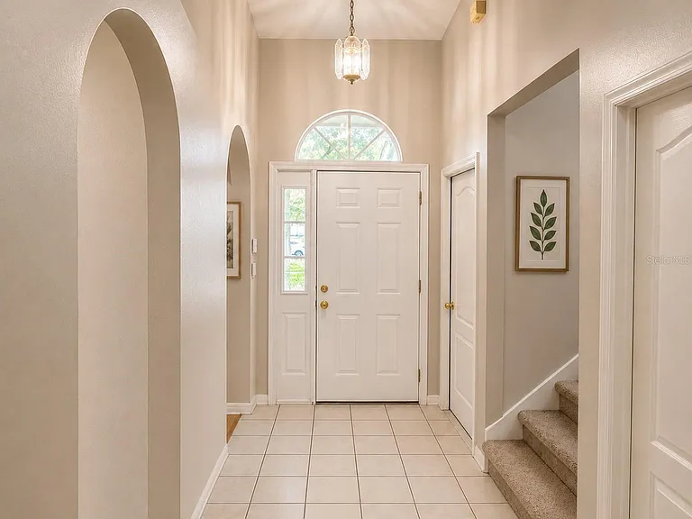 615 Villa Ct — Photo 10