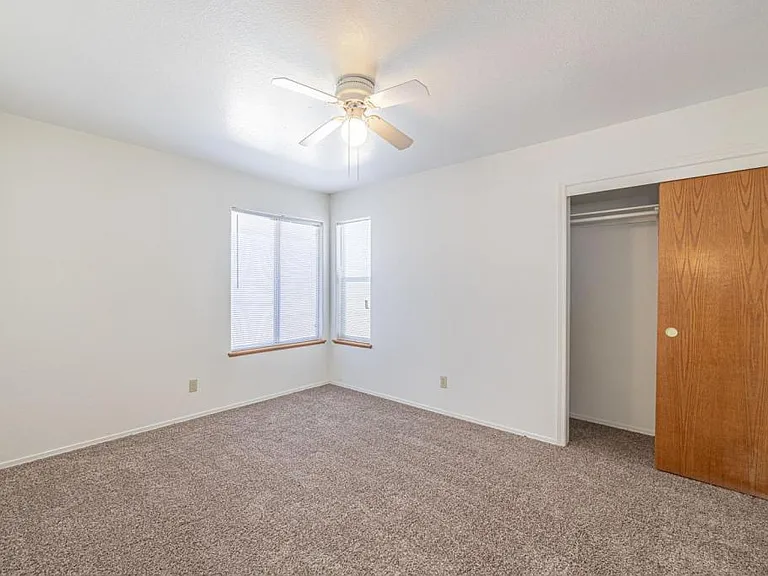 6940 Quezon Ave — Photo 19