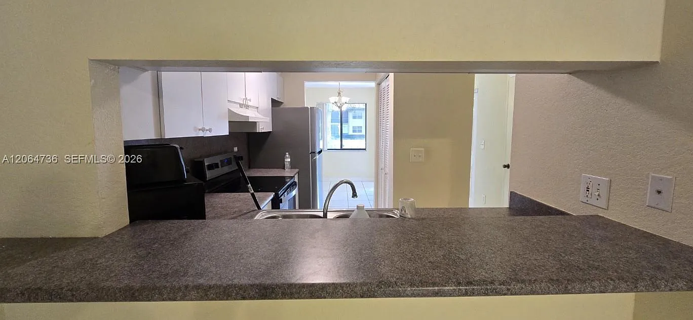 2 bed, 3.0 bath, $2,200 — Photo 4