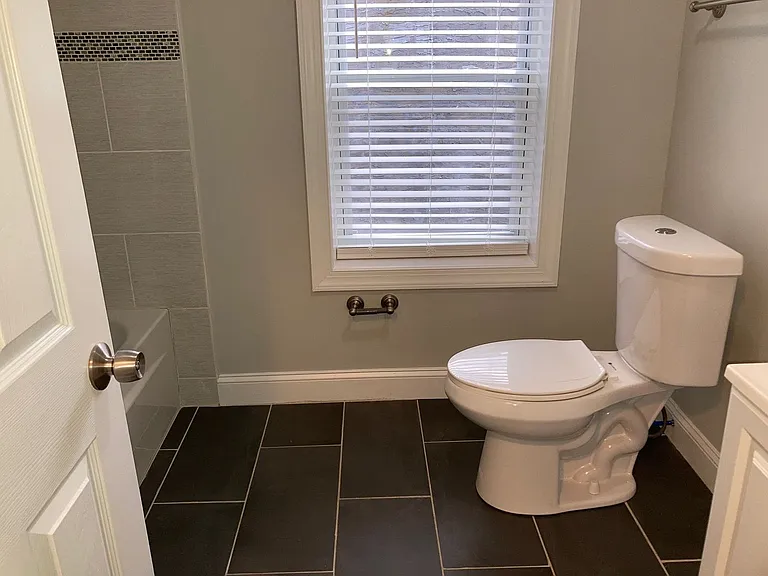2225 W Thompson Street — Photo 16