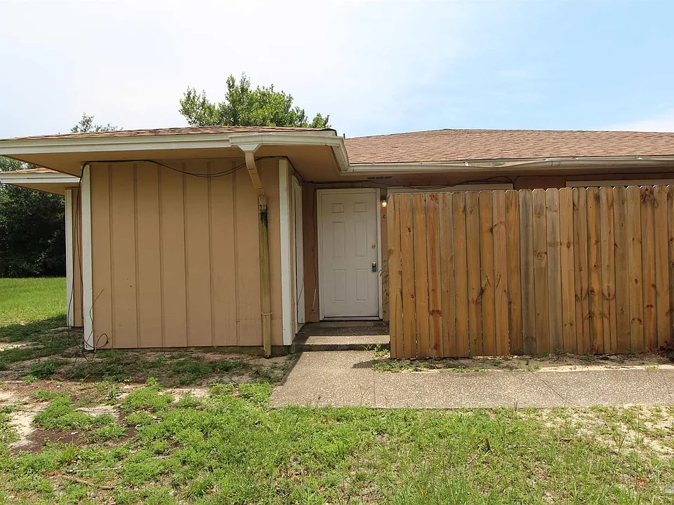 3398 Green Briar Cir