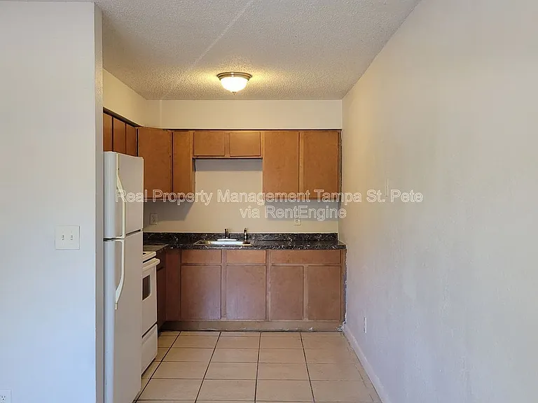 8427 N 39th St #2 — Photo 6