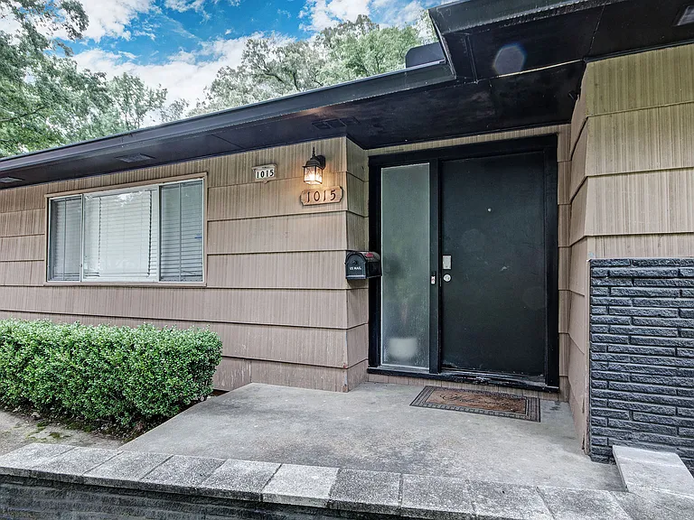 1015 Adkins Blvd — Photo 5