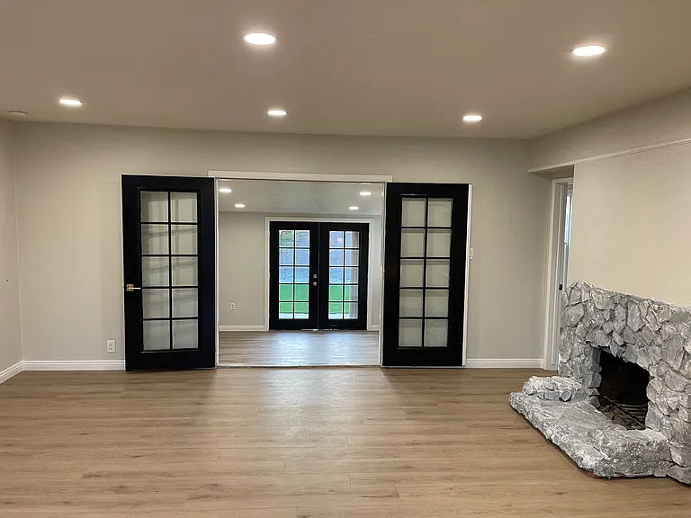 419 Saint Augustine Ave — Photo 11