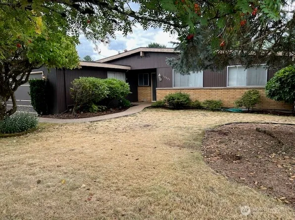 10623 SE 236th Place, Kent, WA 98031