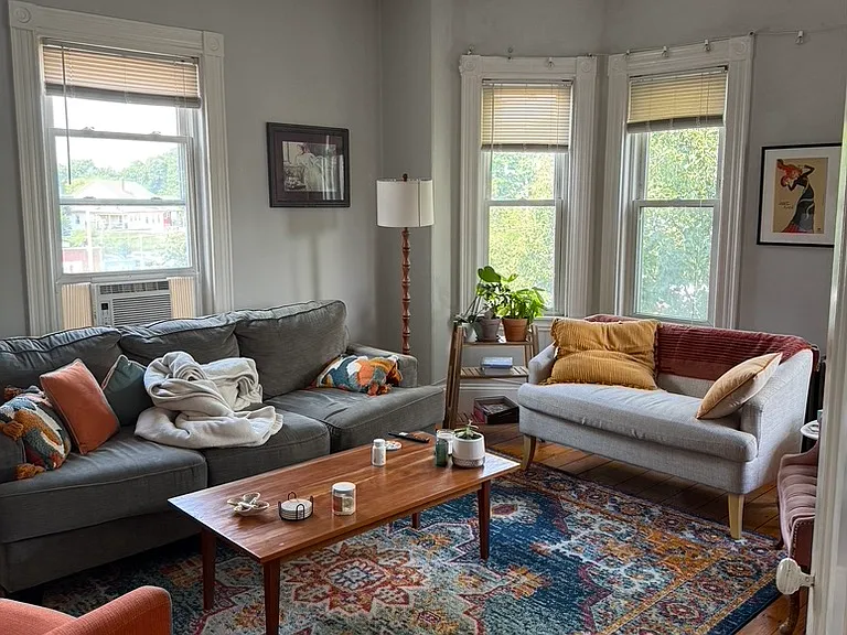 398 Centre St #3 — Photo 3