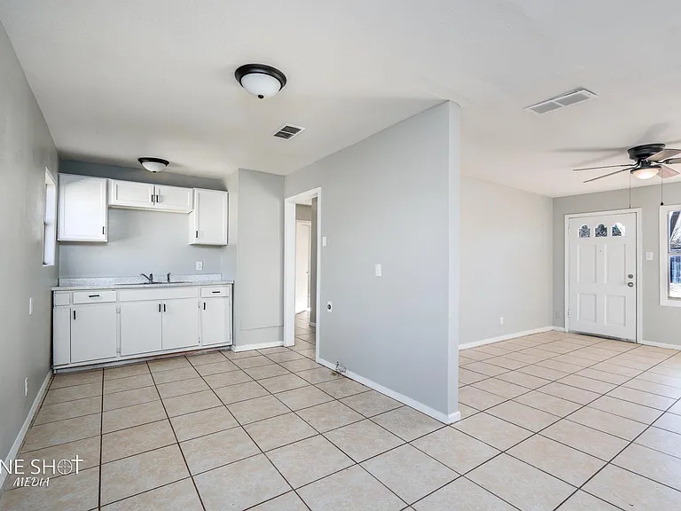 5226 Questa Dr — Photo 13