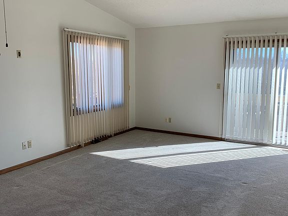 5th image of 1505 Tamerisk Dr