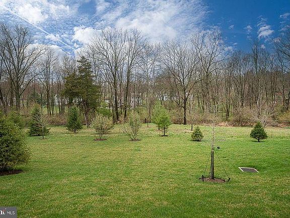 4th image of 118 Chapel Hill Cir