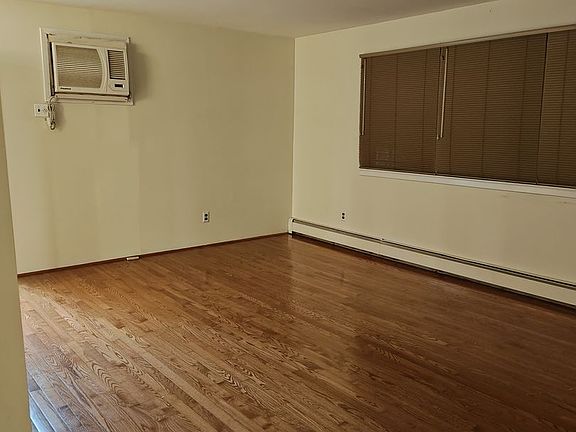 5th image of 32 Scooter Ln