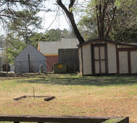 4th image of 324 Valley Dr