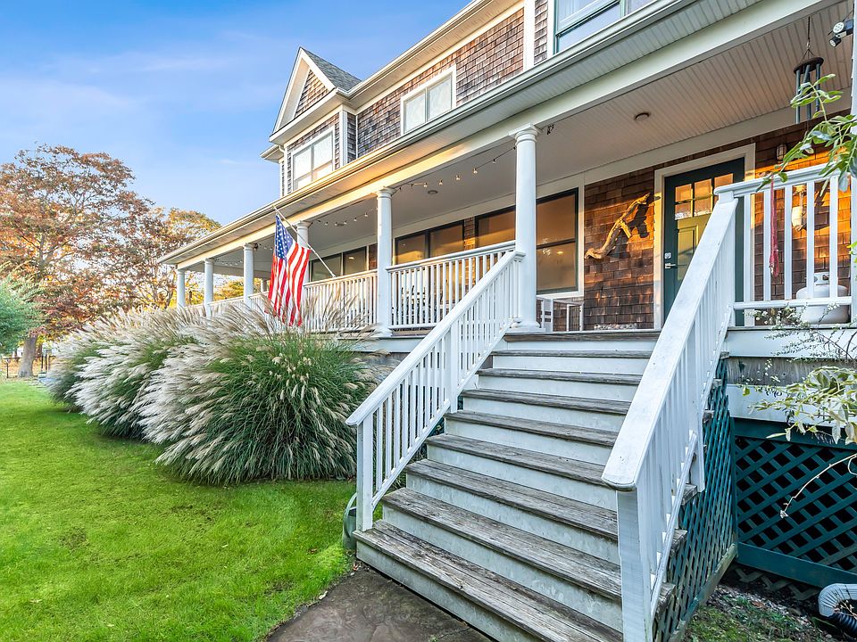 138 Ocean Ave, Center Moriches, NY 11934 Zillow