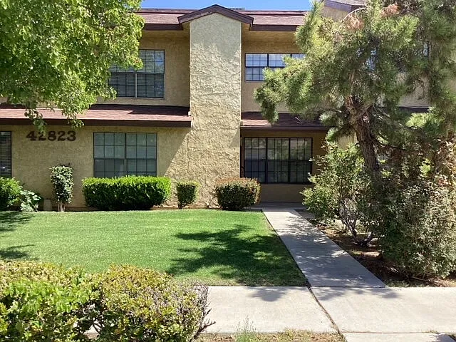 2 bed, 2.5 bath, 1444 sqft, $2,195 — Photo 1