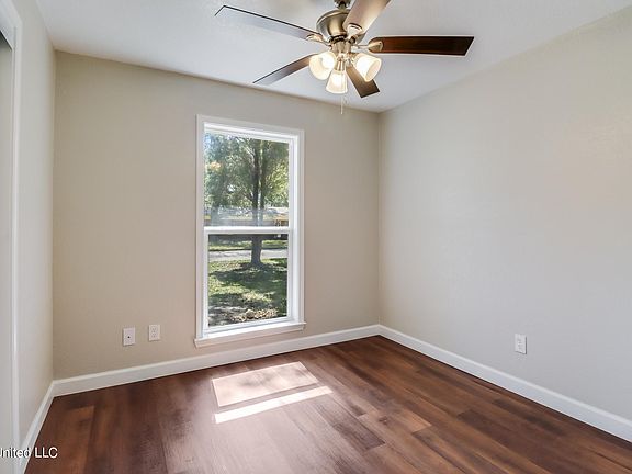 5th image of 5054 Maid Marion Dr