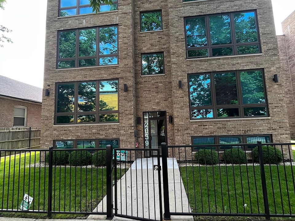 1st image of 2039 N Natchez Ave Unit 3N