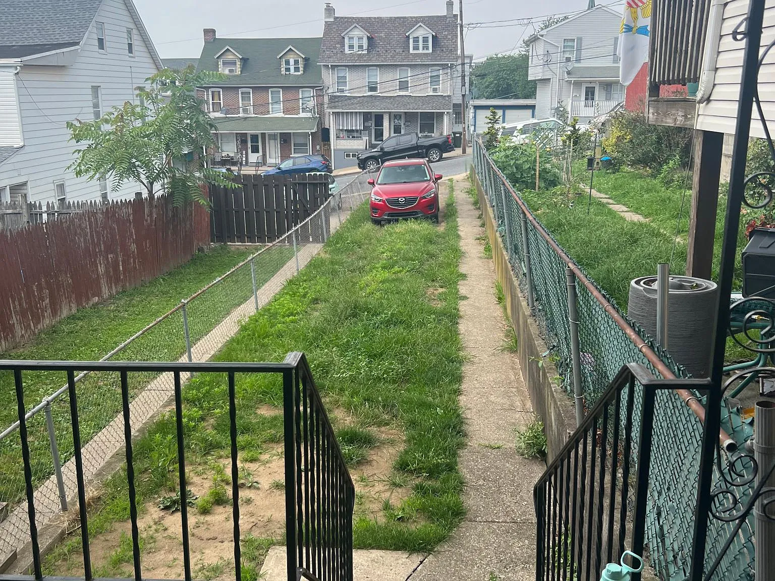 935 Laufer St — Photo 3